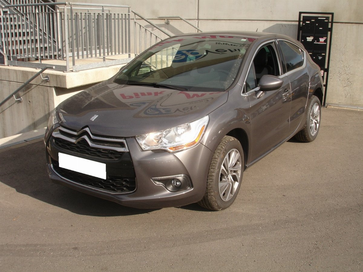 DS 1.6 BLUEHDI 120 SO CHIC DS4