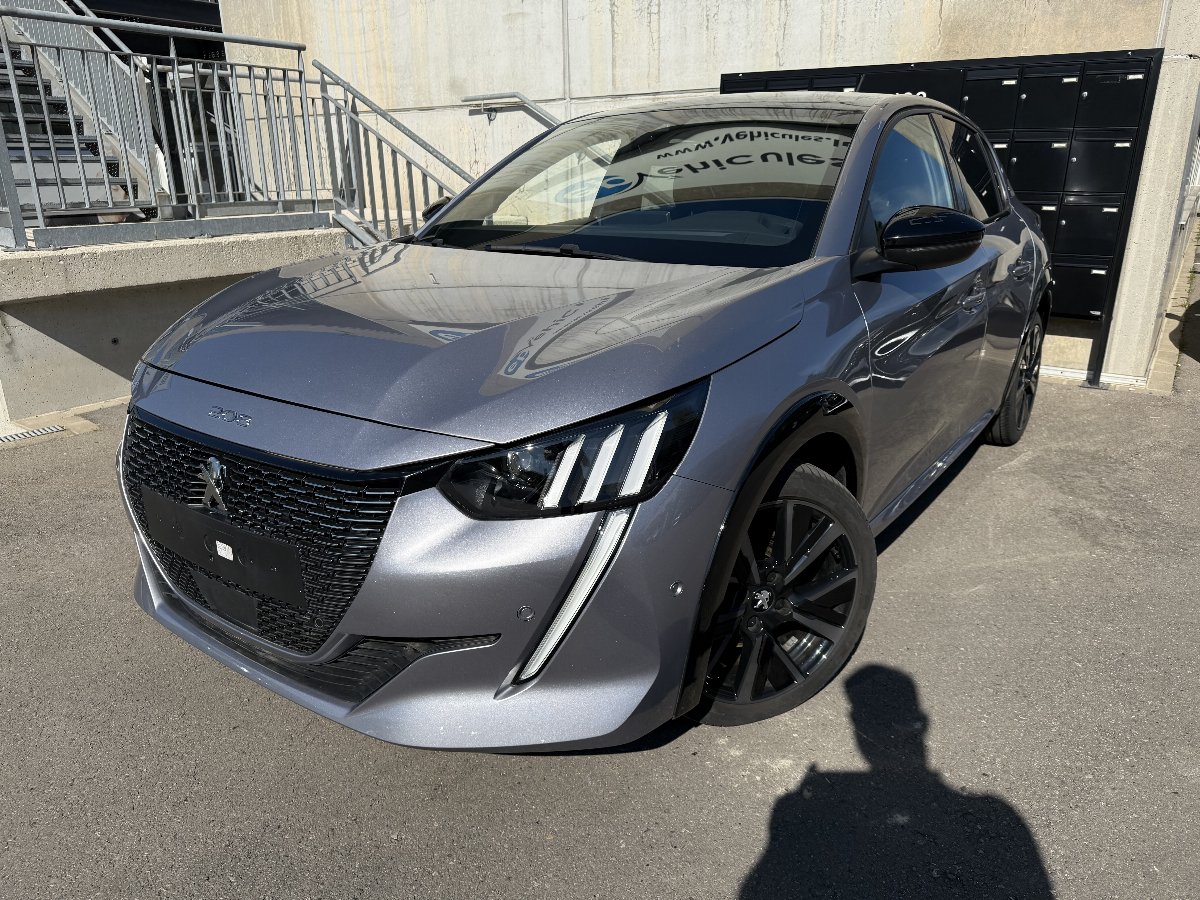 PEUGEOT 1.2 PURETECH 130 EAT8 GT 208